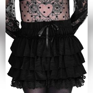 Foxblood Black Ruffled bloomer shorts